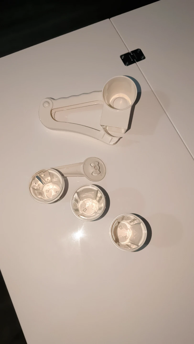 Rotary Grater with 3 Drums - photo 2