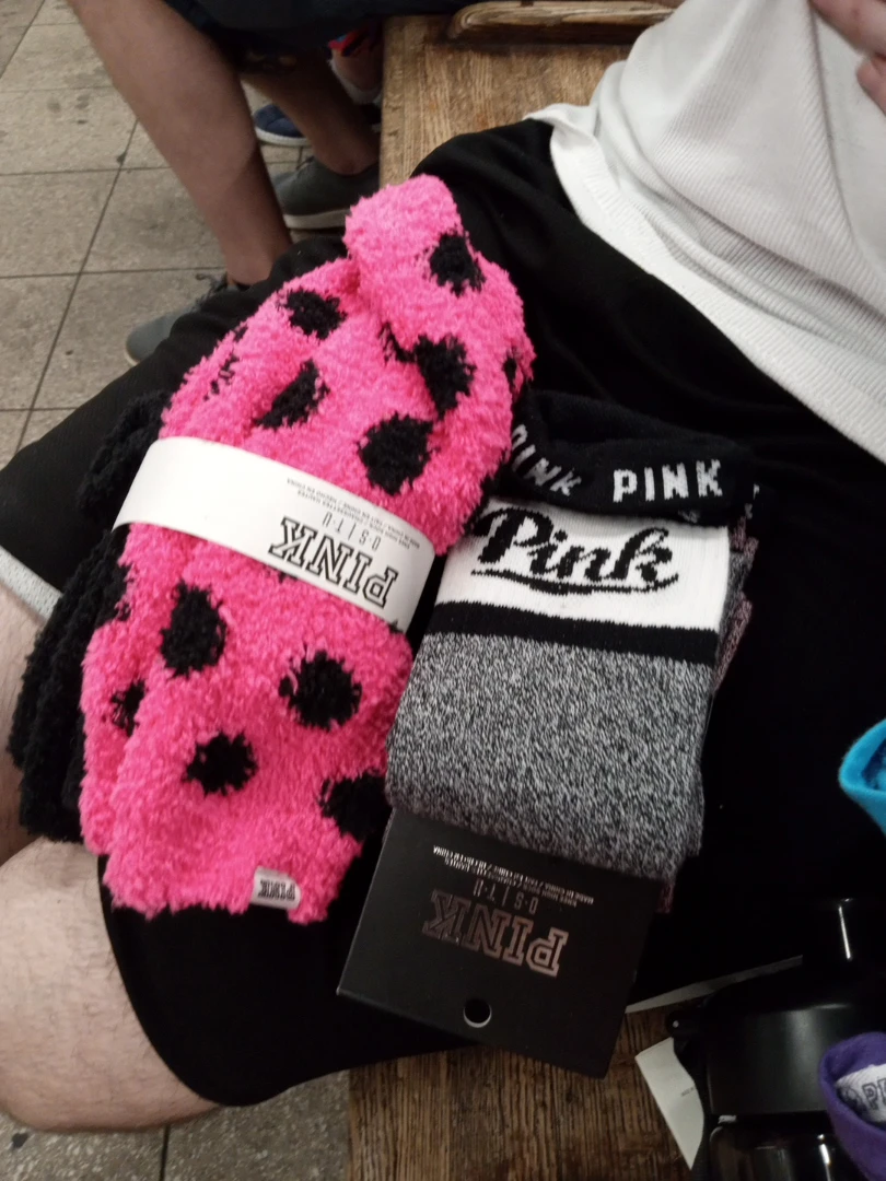 Pink Victoria's Secret Fuzzy Socks⚽
