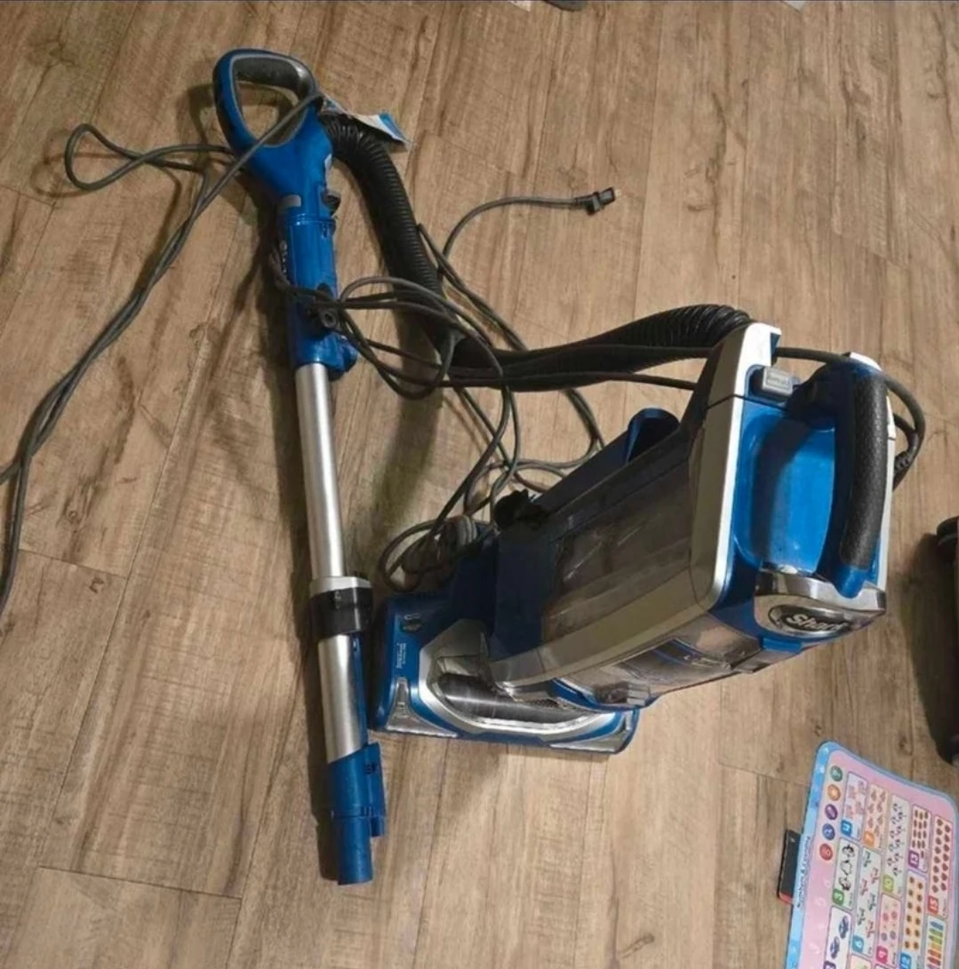 Shark Rotator Powered Lift-Away Vaccum - photo 3