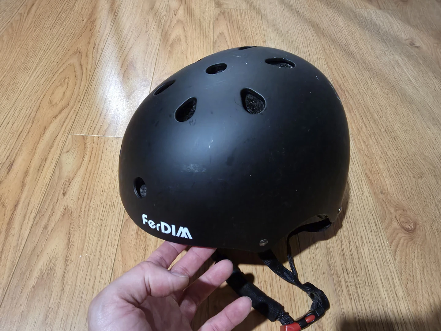 GOTRAX Electric Scooter come with two chargers and a helmet - photo 2