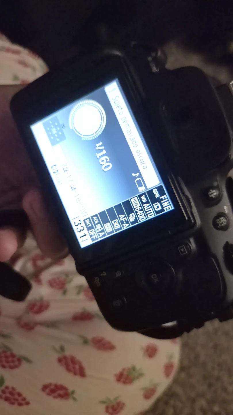 Nikon D5100 DSLR Camera with Bag and Accessories - photo 2