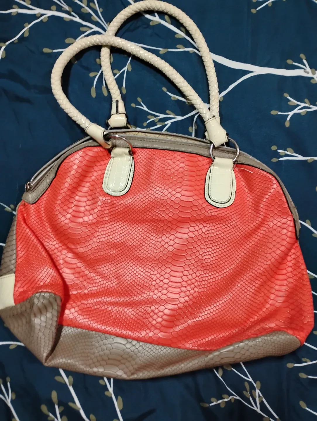 Guess Satchel Handbag - photo 2
