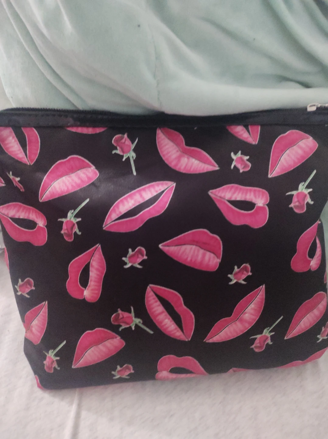 Cosmetic Bag with Lips and Roses Pattern
