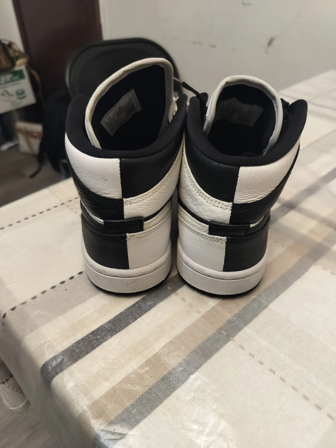 Air Jordan 1 Mid SE - photo 4