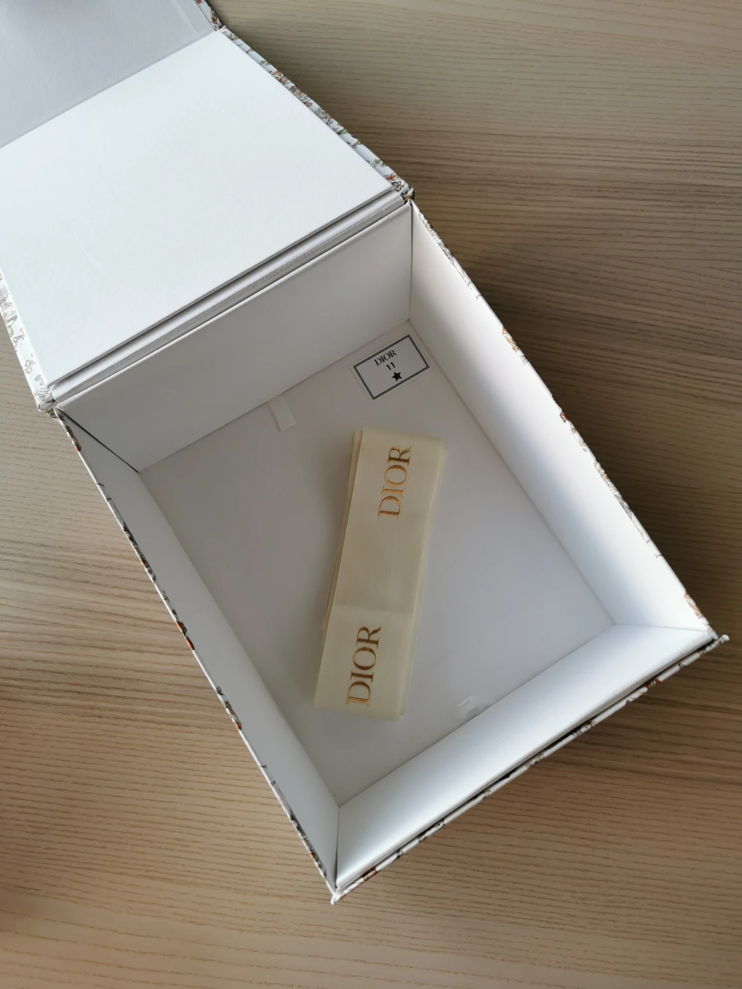 🇫🇷 DIOR Decorative Floral Print Box with Ribbon - photo 3