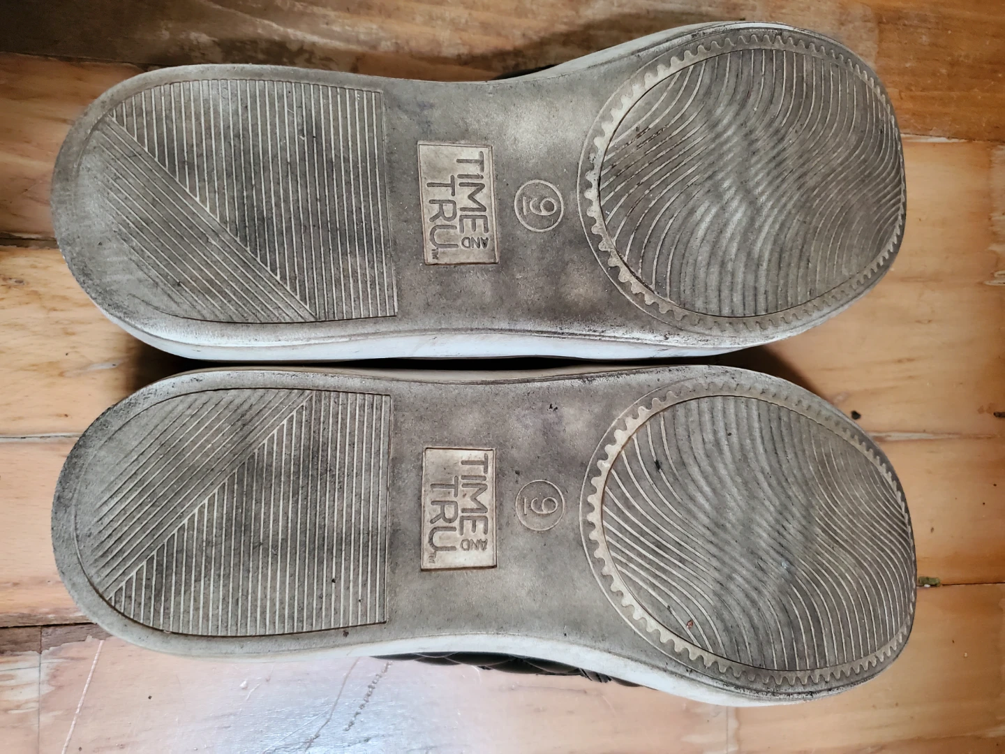 Time and Tru Black Quilted Memory Foam Slip-On Shoes - photo 5
