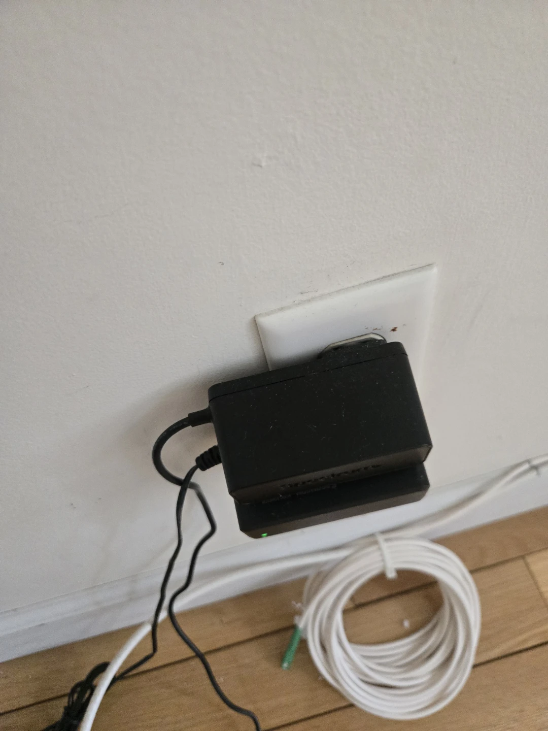 Netgear Nighthawk WiFi Router and Modem - photo 3