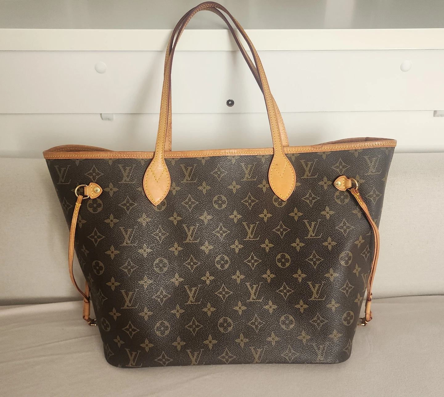 LV Neverfull MM size