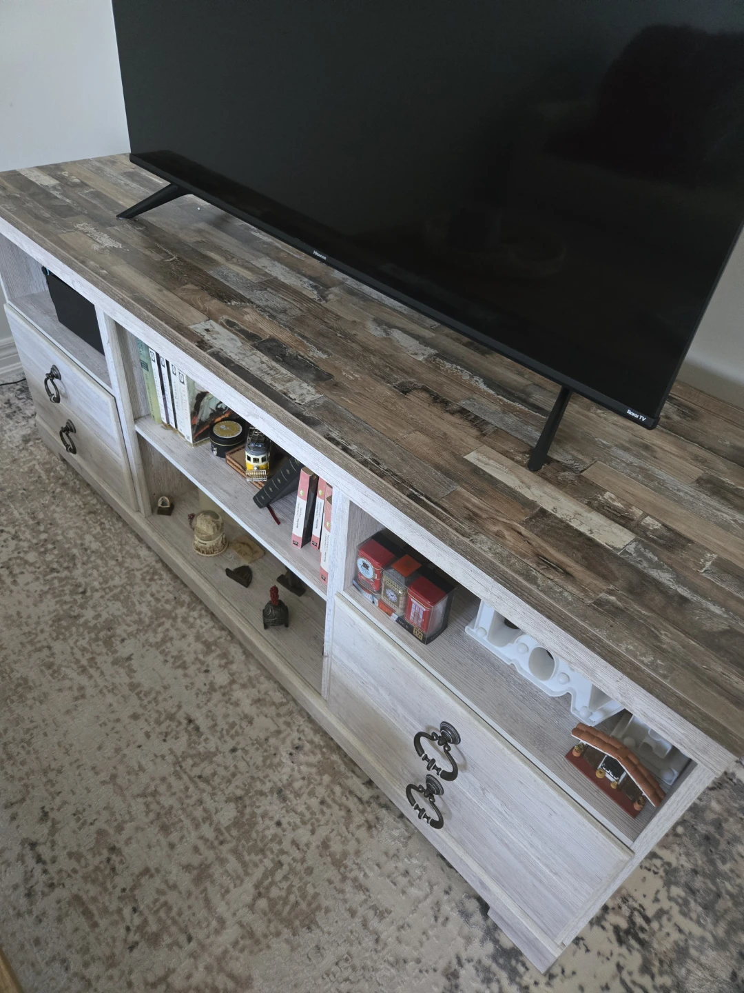 Willowton Beachy Whitewash TV Stand 64" - photo 3