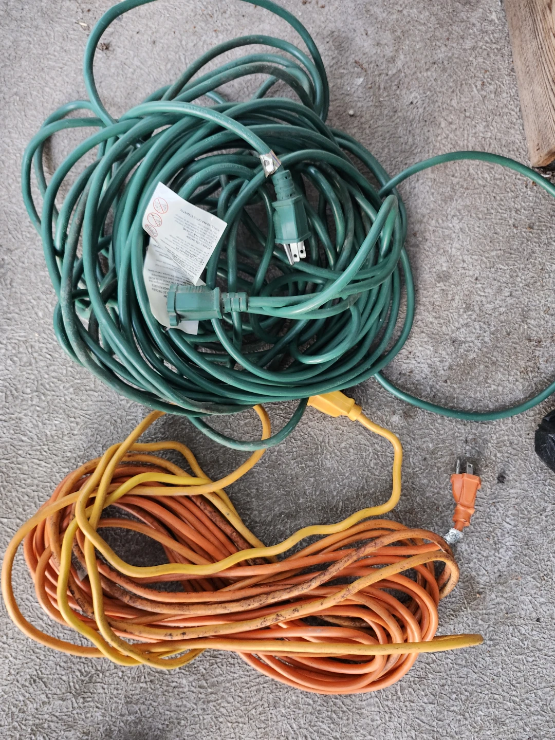 2 Extension Cords - Green & Orange