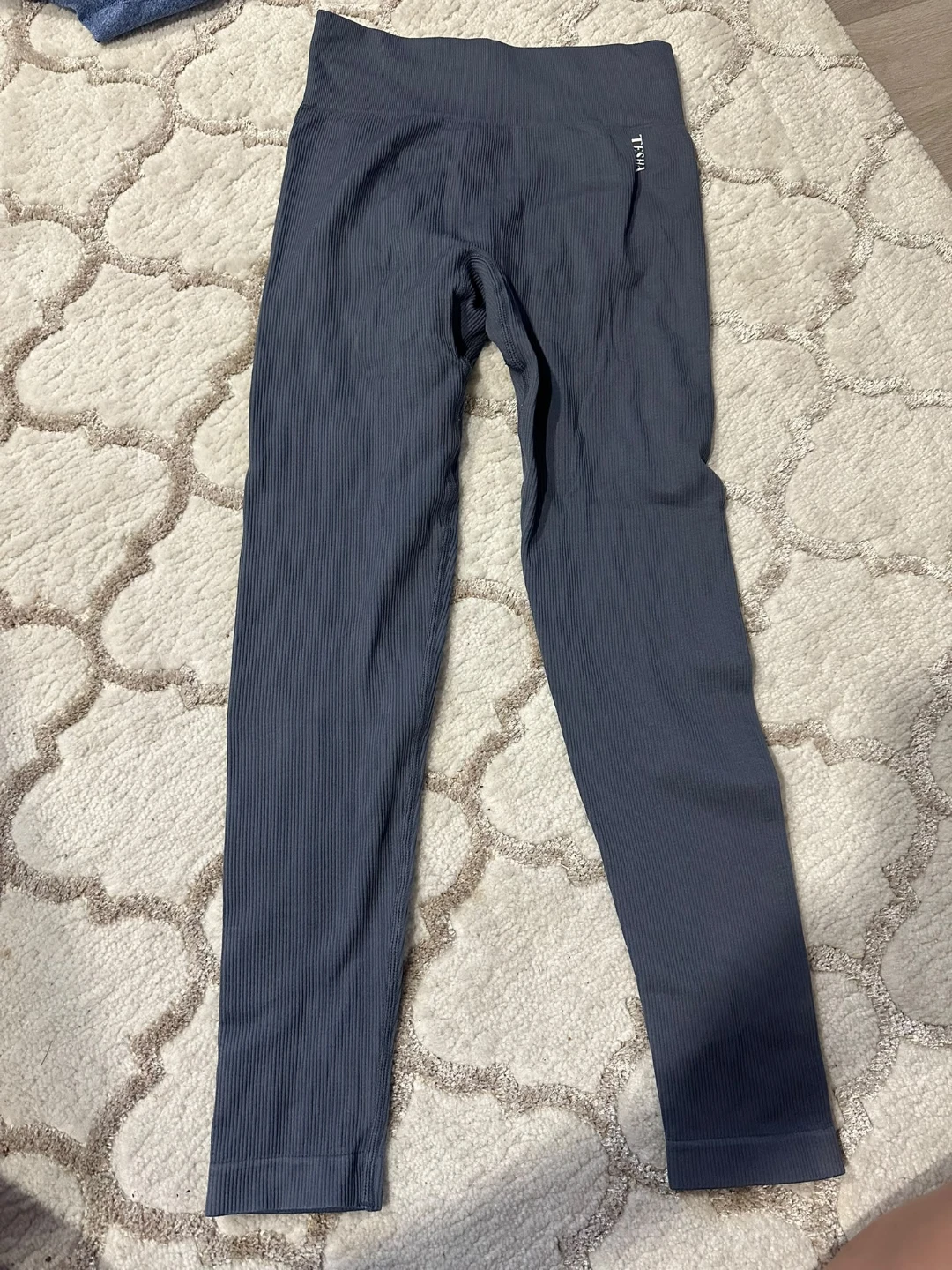 Closet Clean-Out: Part 1! Everything is $5. Part 3 - photo 2