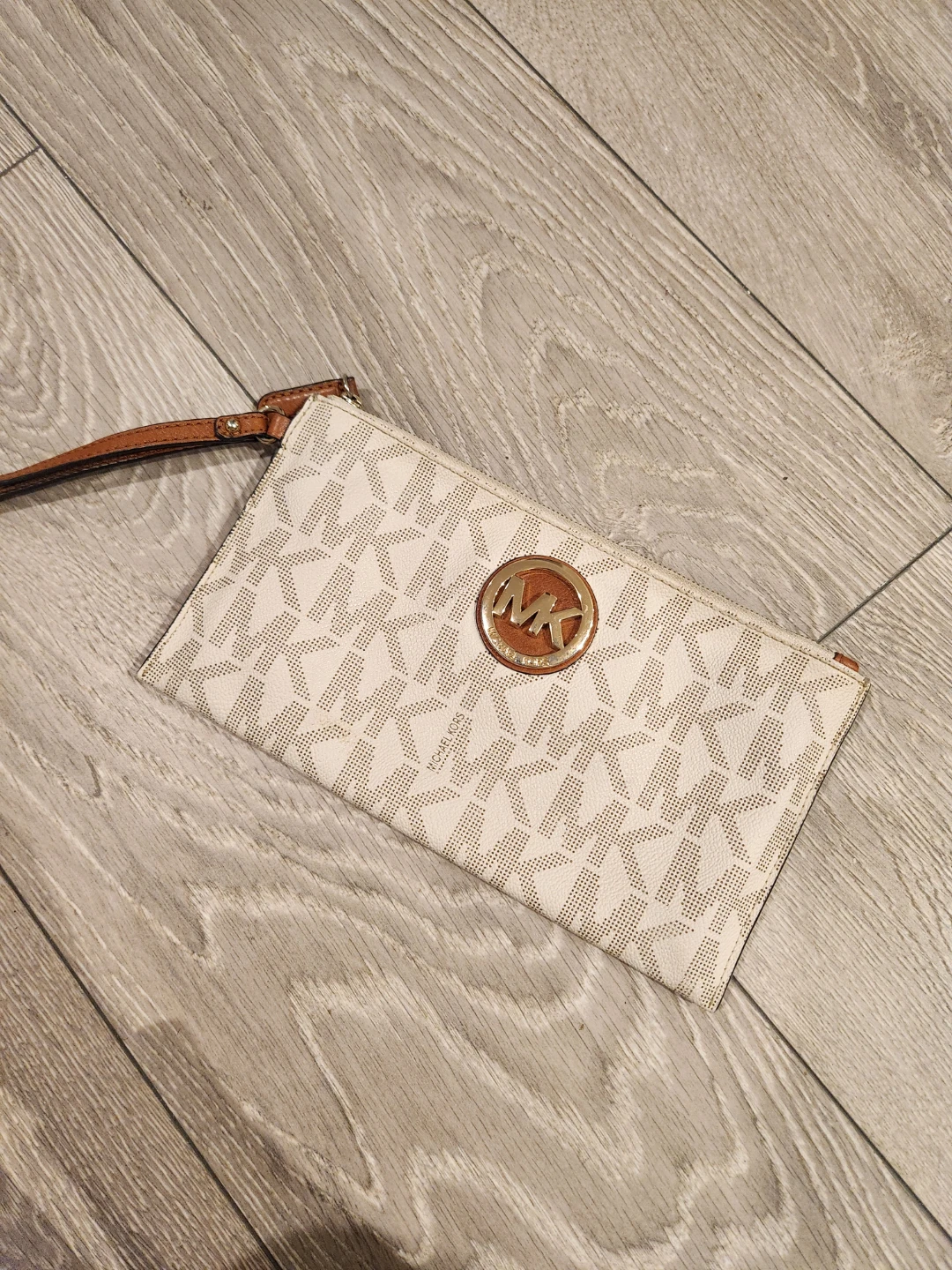 Michael Kors Wristlet