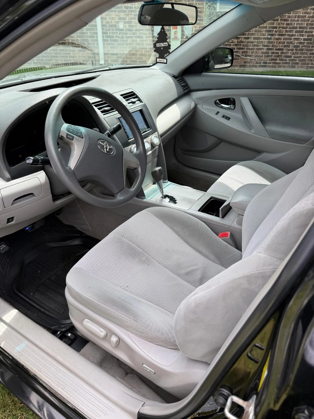 Toyota Camry 2011 - photo 5