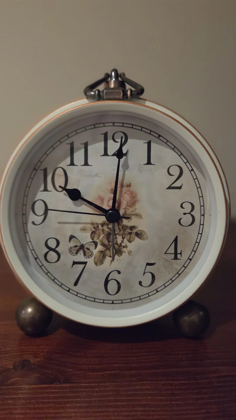 BRAND NEW Vintage Style Alarm Clock - photo 2