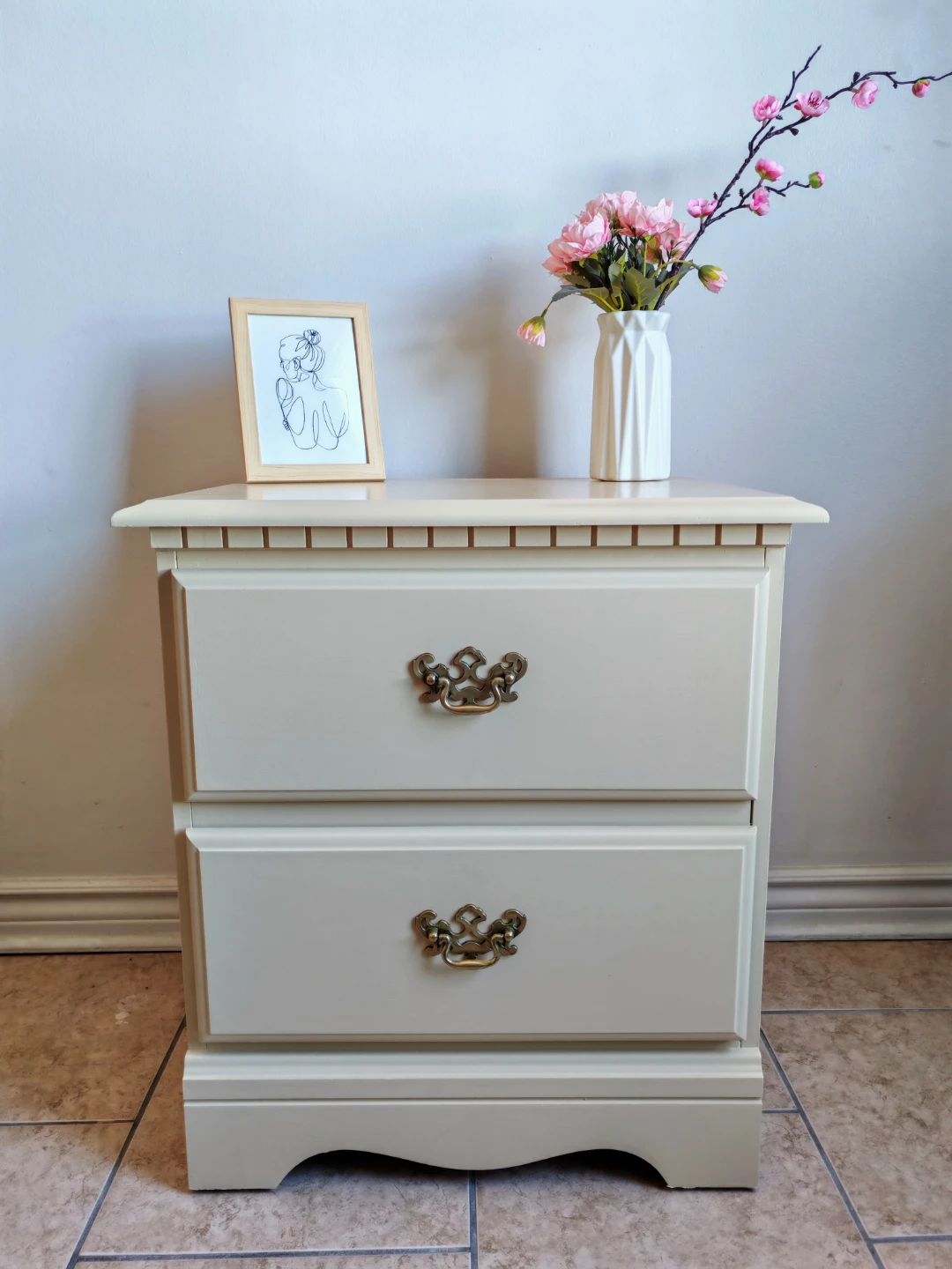 Side Table/Nightstand - photo 2
