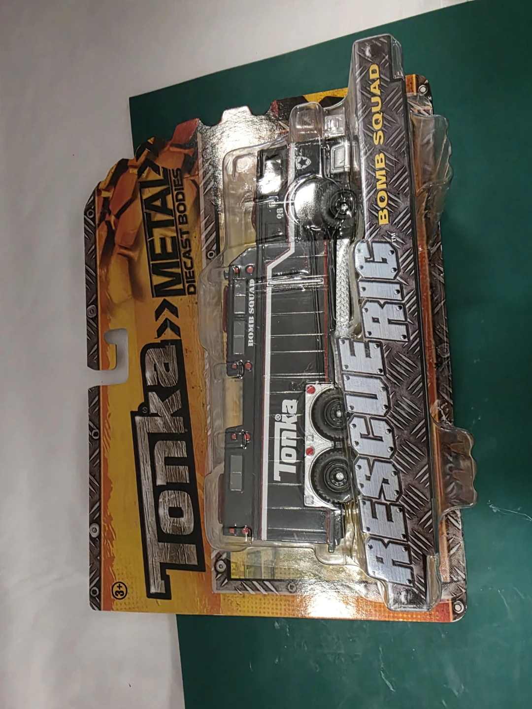 Tonka Metal Diecast Rescue Rig Bomb Squad Toy Truck - photo 3