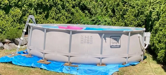 Complete 14' x 42" Above Ground Pool + Ladder, Vacuum & Extras