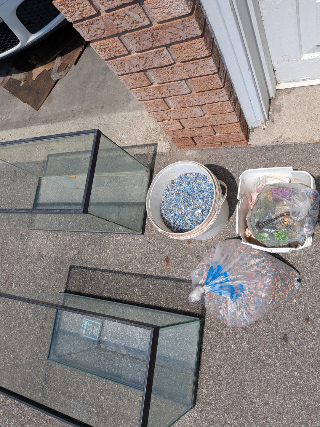 Two Glass Aquariums with Gravel and Decorations - photo 2