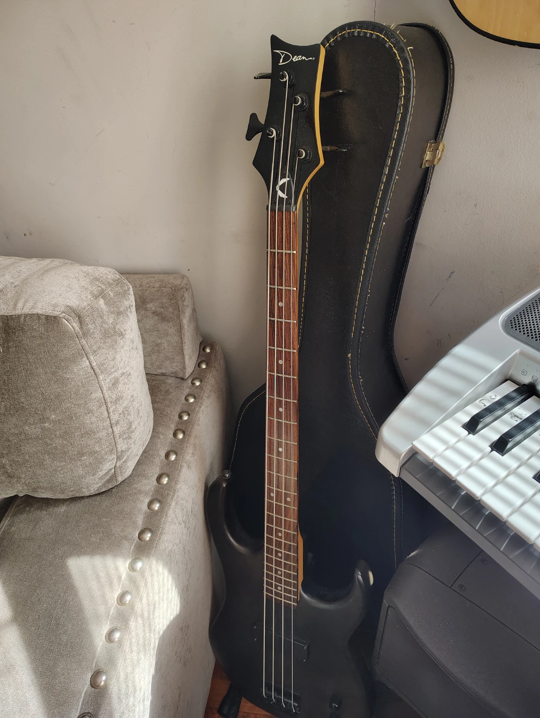 Dean Bass Guitar - photo 2