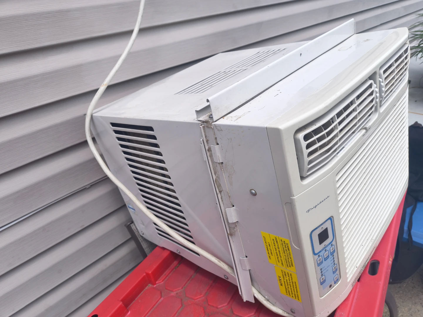Frigidaire Window Air Conditioner - photo 5