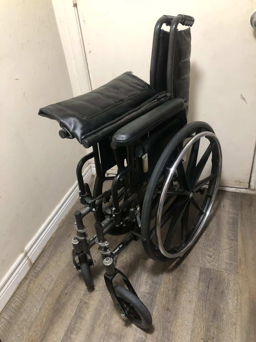 Tracer SX5 Wheelchair in Minto condition - photo 3