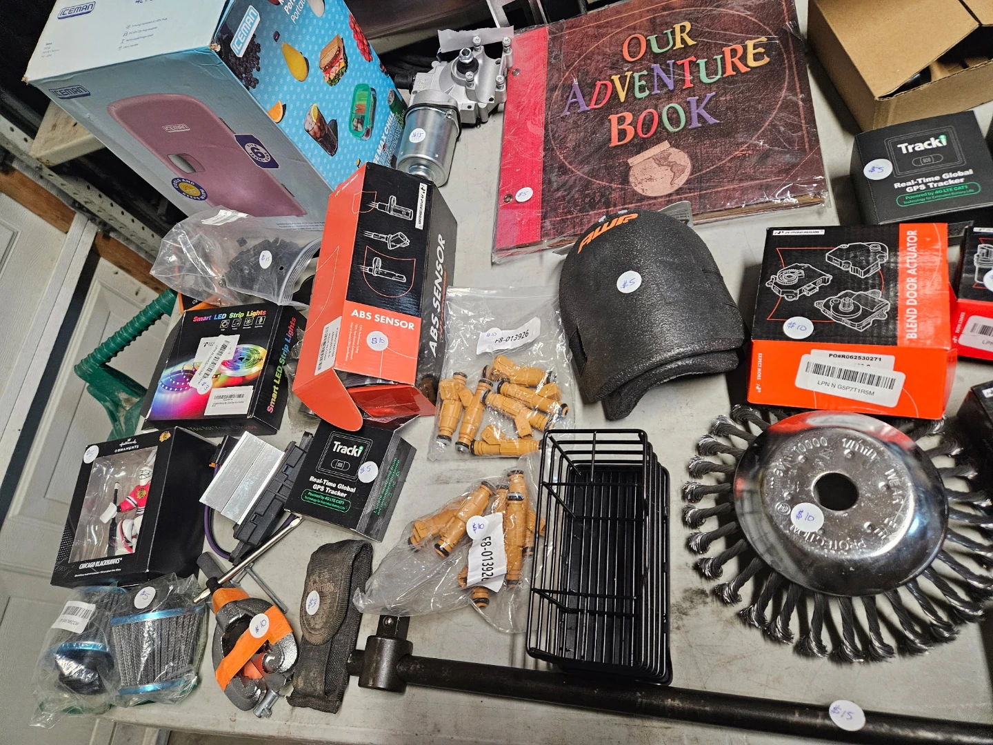 Garage Sale Applewood Drive SE Saturday and Sunday - photo 3