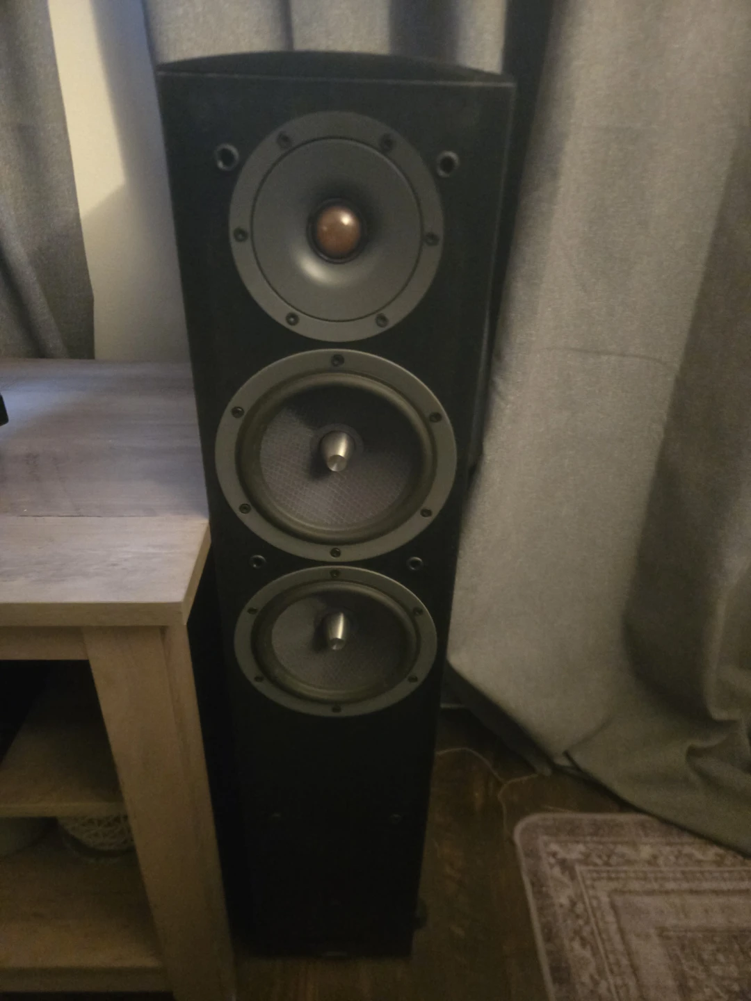 2x Pro-Linear PL3.4C Speakrs with cover