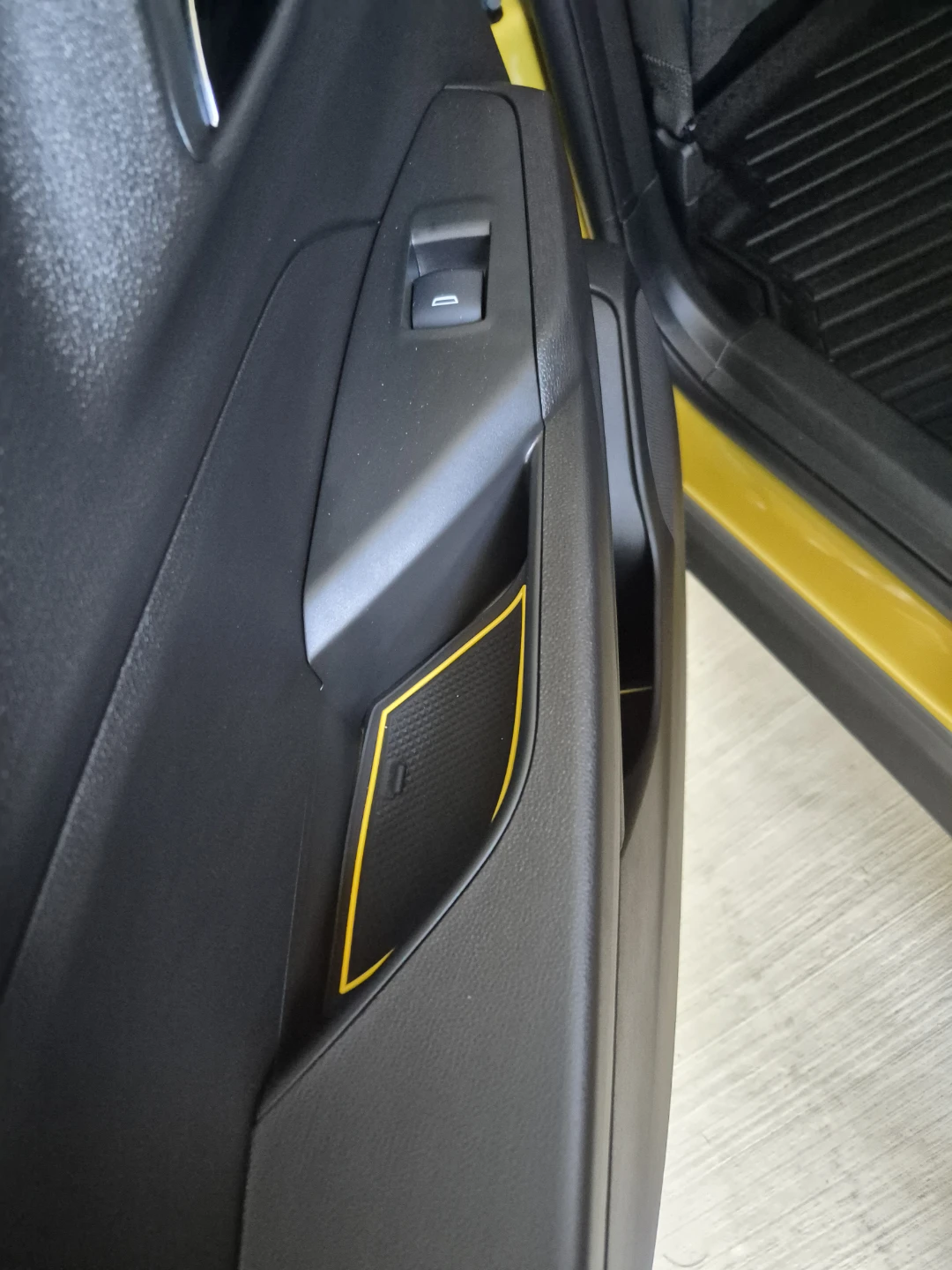 Interior Mats Set with Yellow Trim - photo 3
