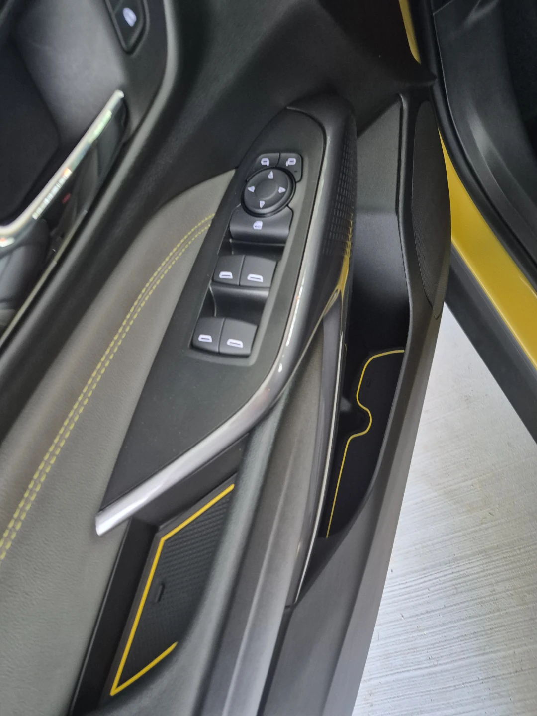 Interior Mats Set with Yellow Trim - photo 4