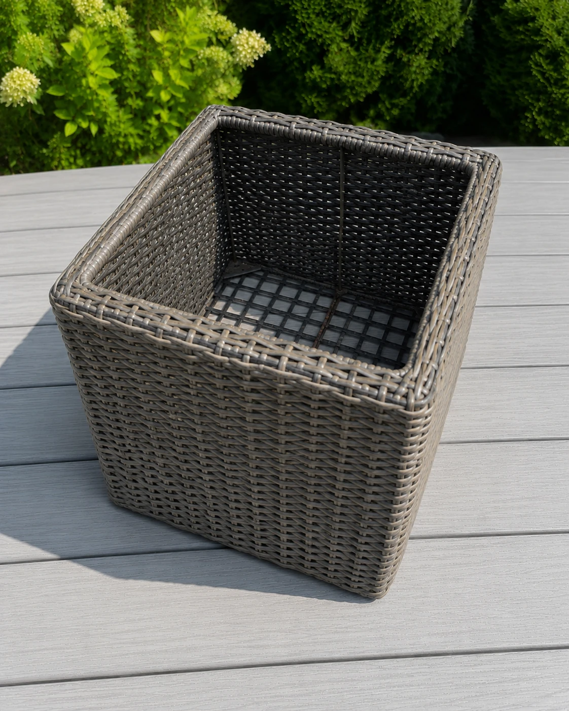 Large Grey Wicker planter/Outdoor Garden Basket 14x16 - photo 2