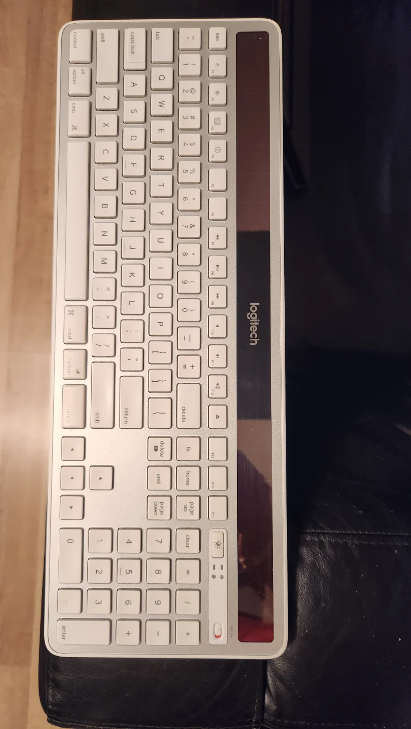 Logitech Wireless Solar Keyboard K750 - photo 5