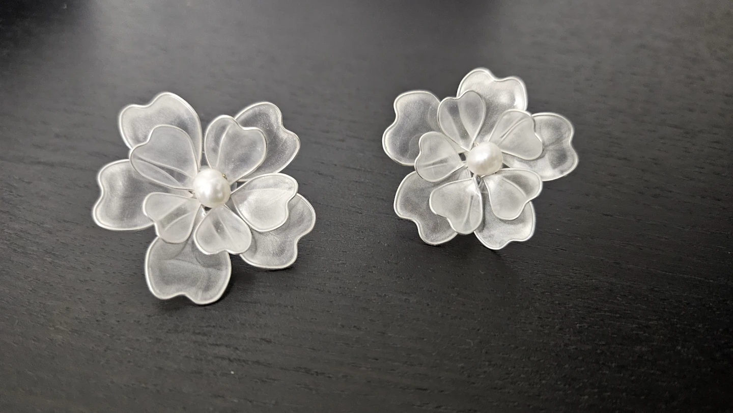 Handmade Wedding/Party Big Flower and Pearl Stud Silver Earrings