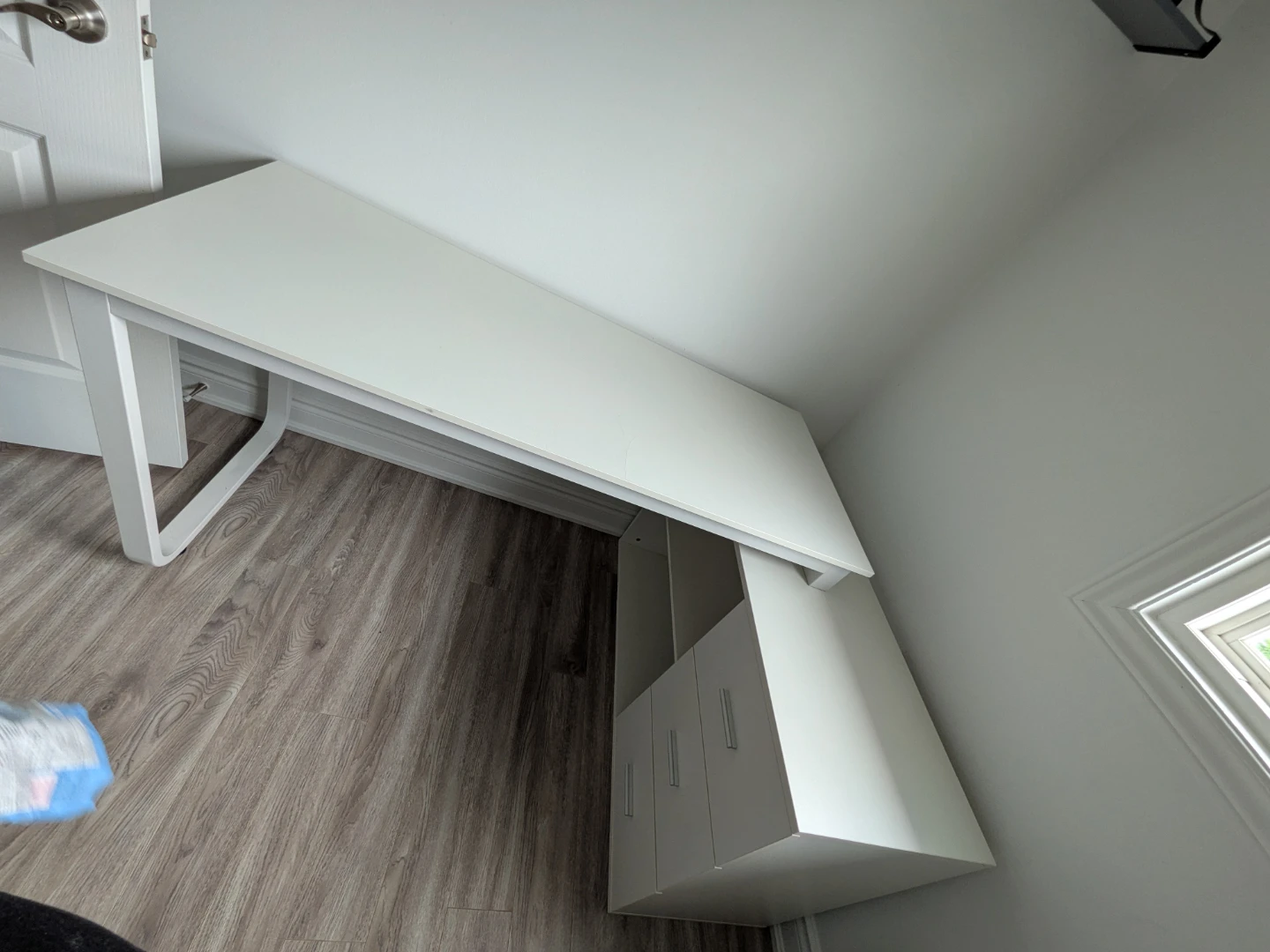 White Desk with Drawer Unit - photo 2