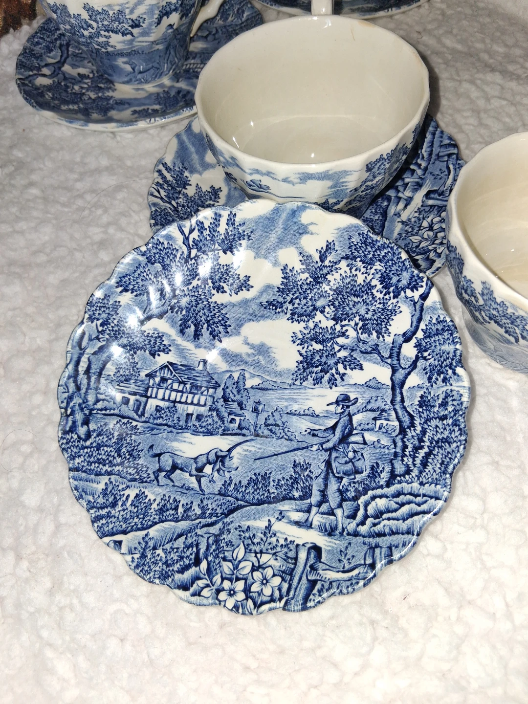 Blue and White Teacup and Saucer Set - photo 3