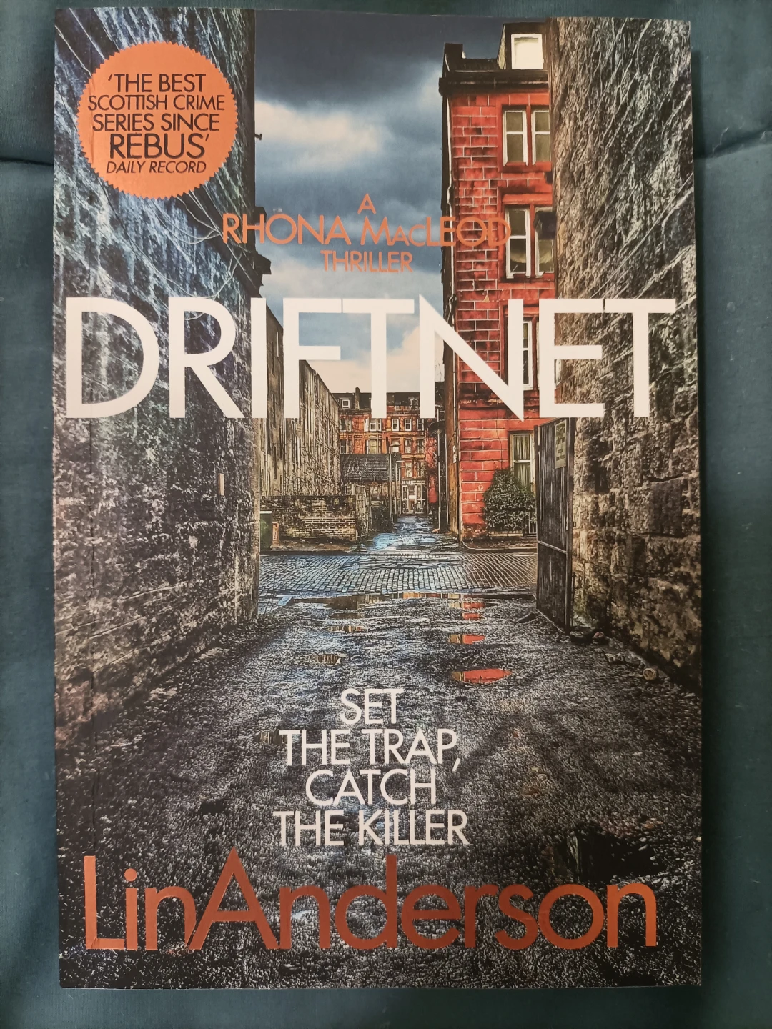 Driftnet: A Rhona MacLeod Thriller ⚽
