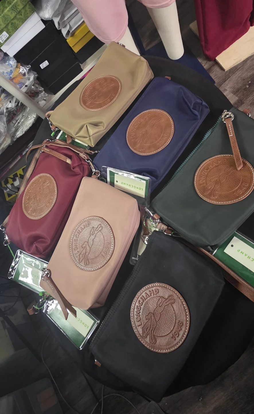 Lululemon, Alo, longchamp - photo 3