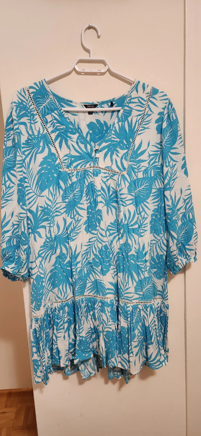 Buffalo blue and white tropical print tunic top
