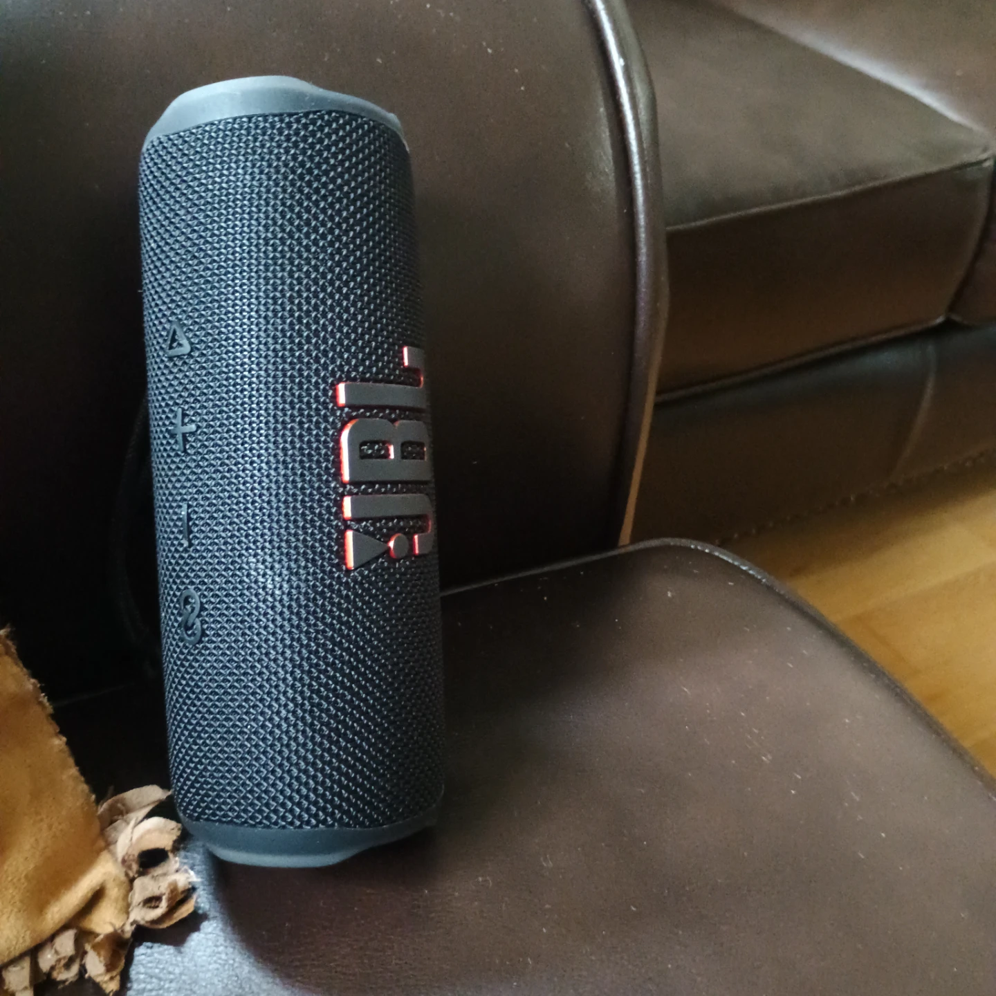 JBL Flip 6 Portable Waterproof Bluetooth Speaker