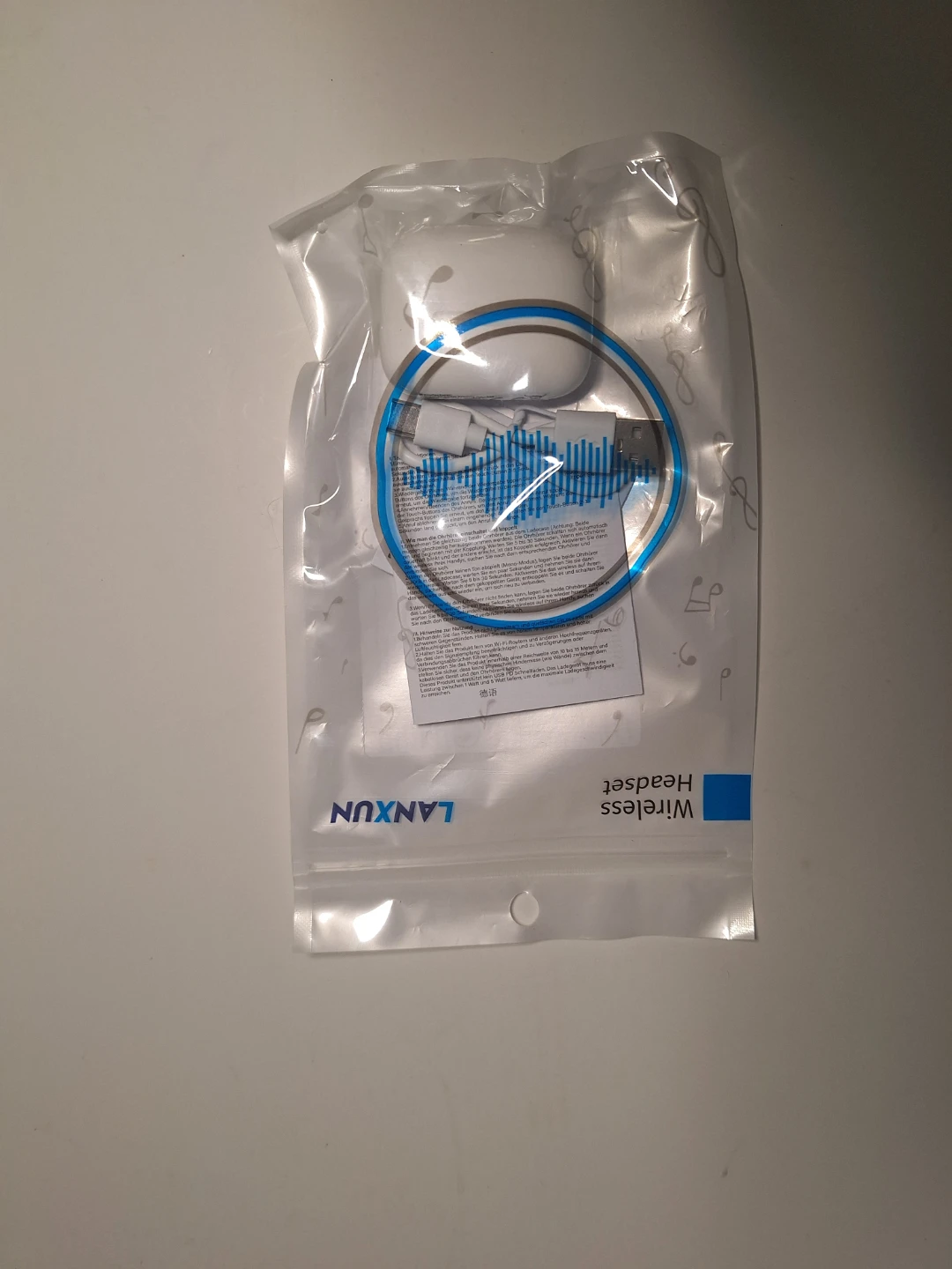 Wireless earbuds