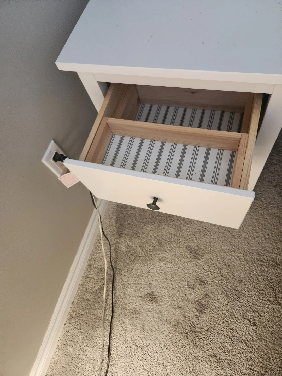 White 2-Drawer Nightstand - photo 4