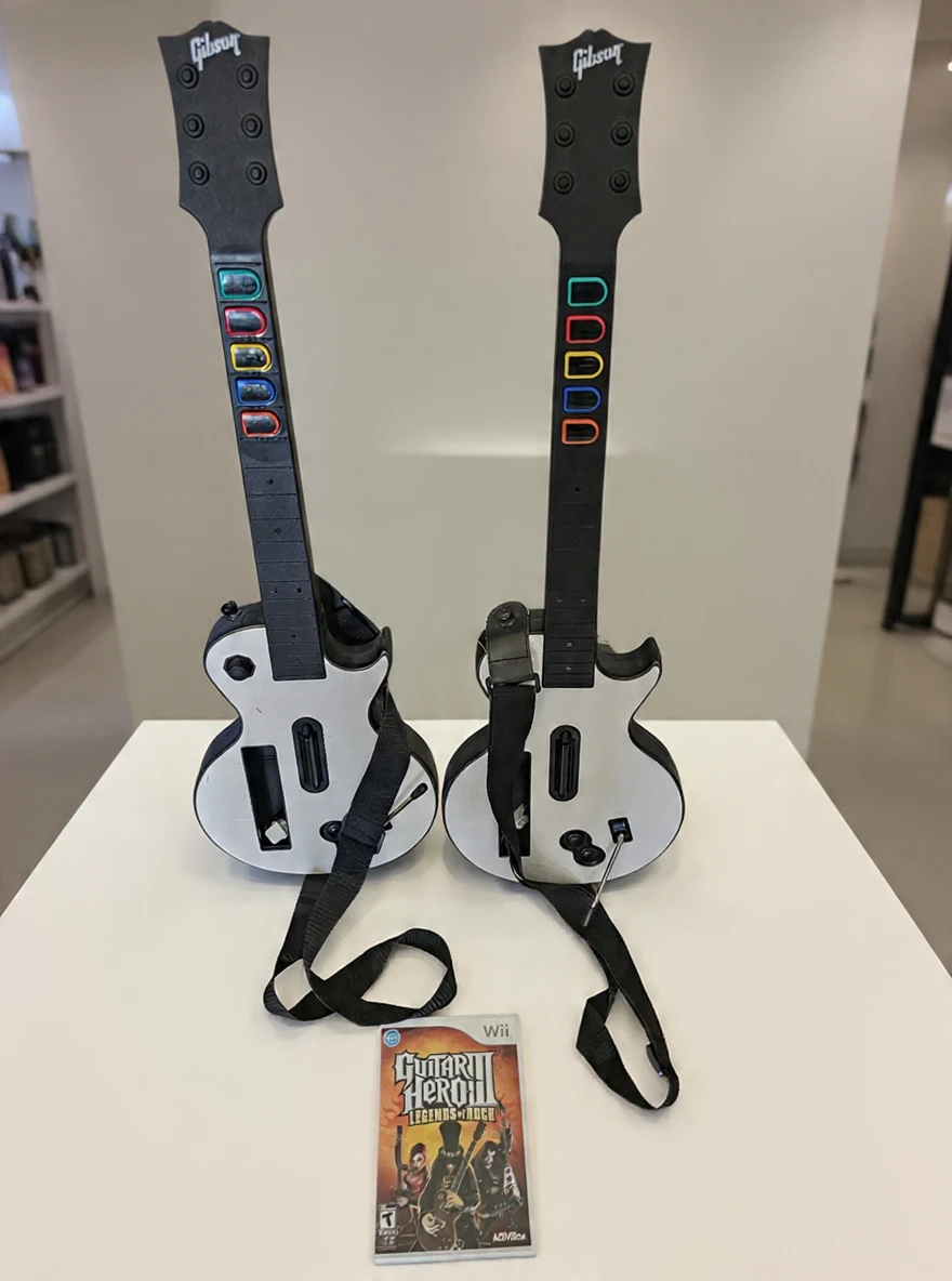 Nintendo Wii Guitar Hero Bundle