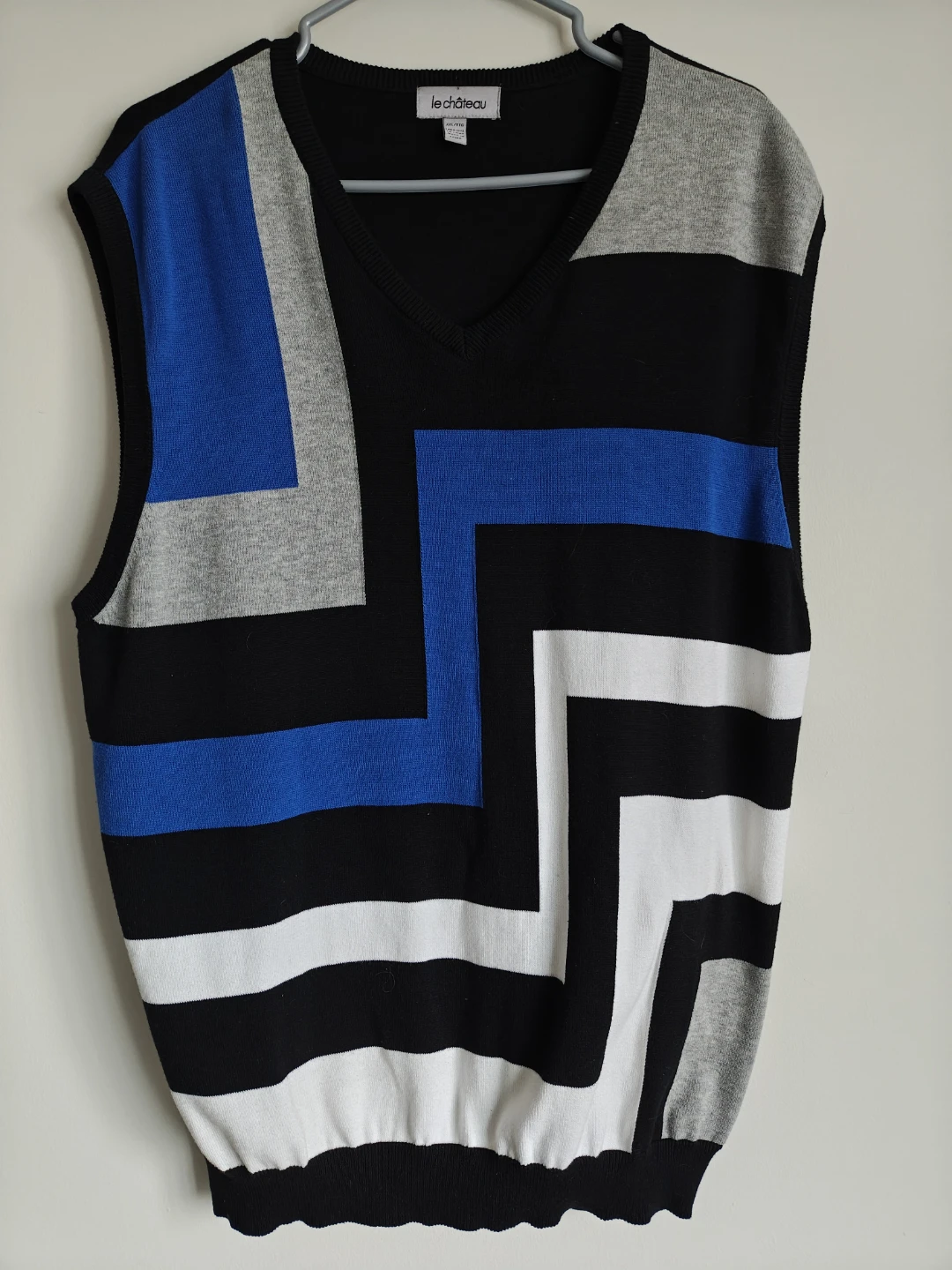 Le Château Sleeveless V-Neck Geometric Print Sweater Vest - photo 2