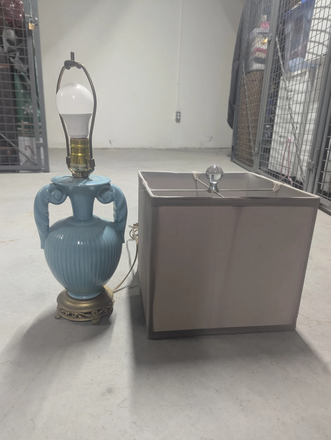Royal Haeger Blue Lamp - Tested and Working. - photo 2