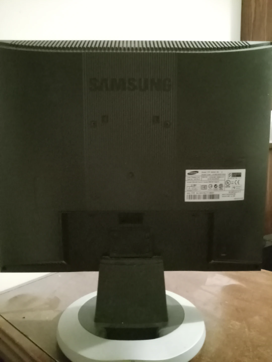 Samsung SyncMaster 920Nw LCD Monitor - photo 2