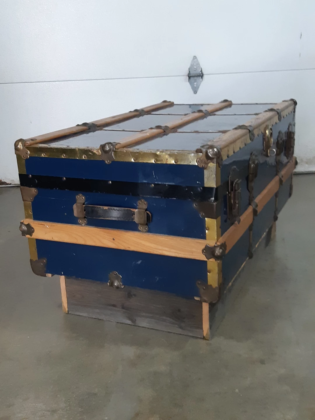 Antique steam trunk - photo 3