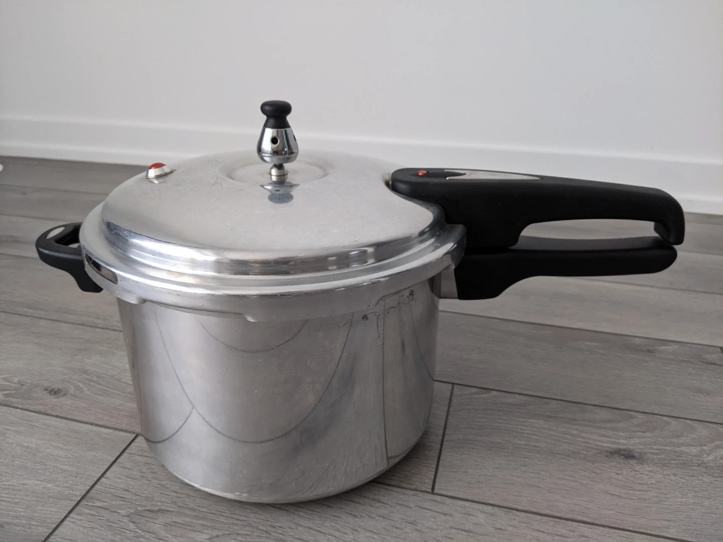 Stainless Steel Pressure Cooker - photo 3