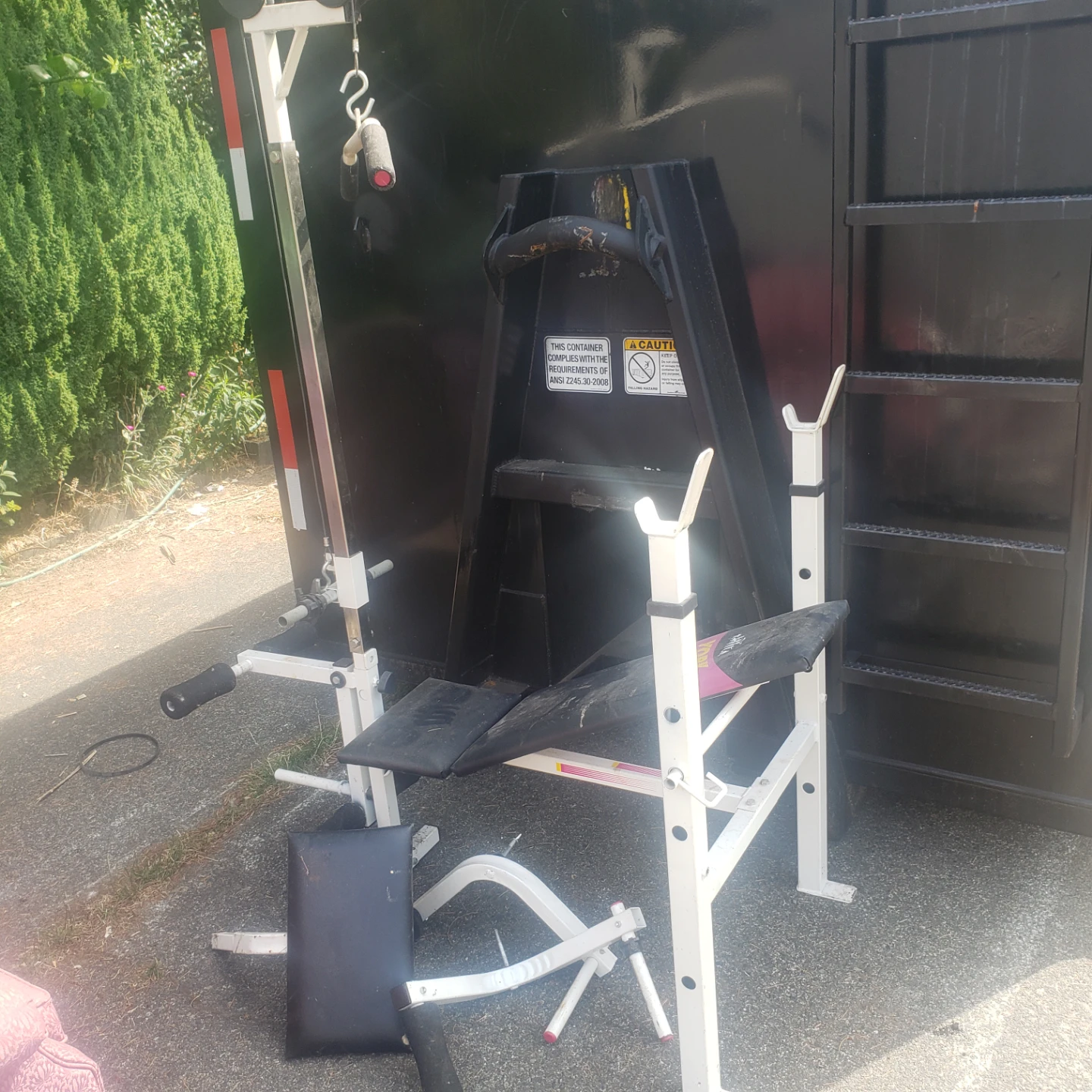 York 320 Weight Bench & Lat Pulldown Machine