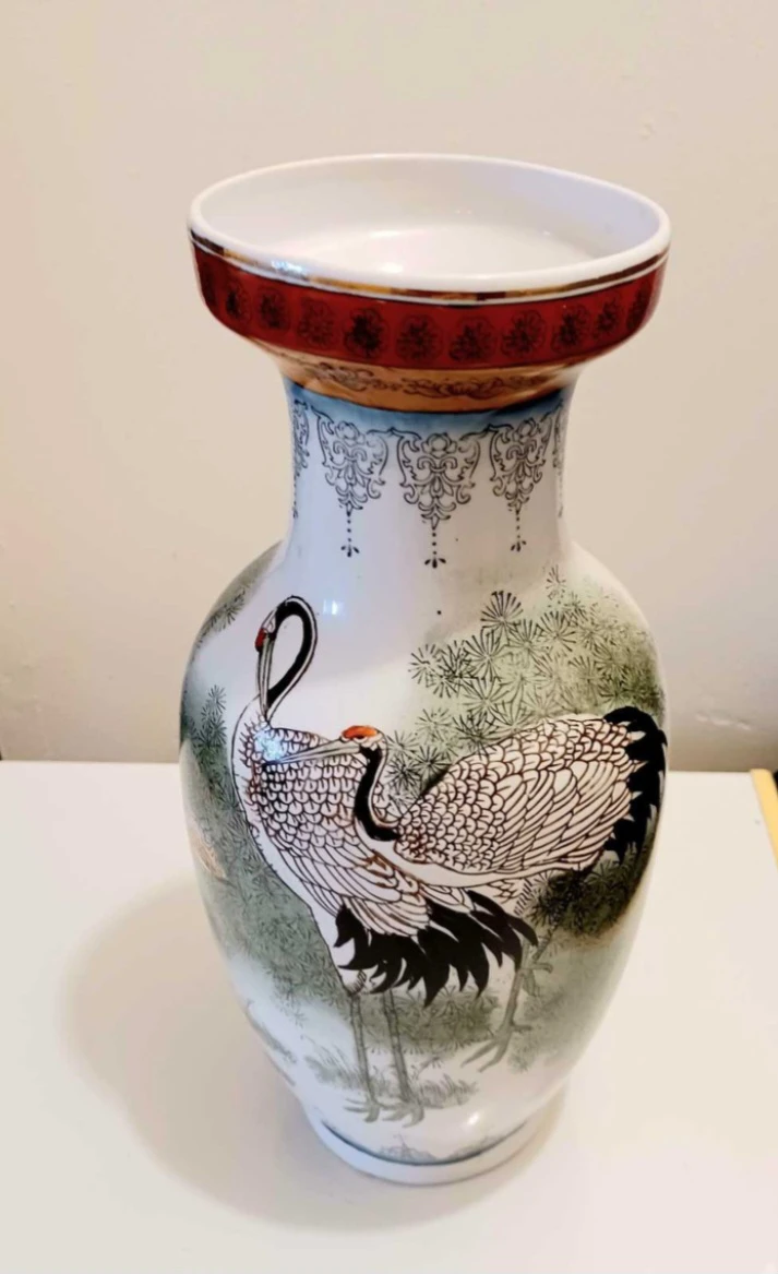 Vtg Famille Rose Porcelain Cranes & Pine Trees Vase - photo 3