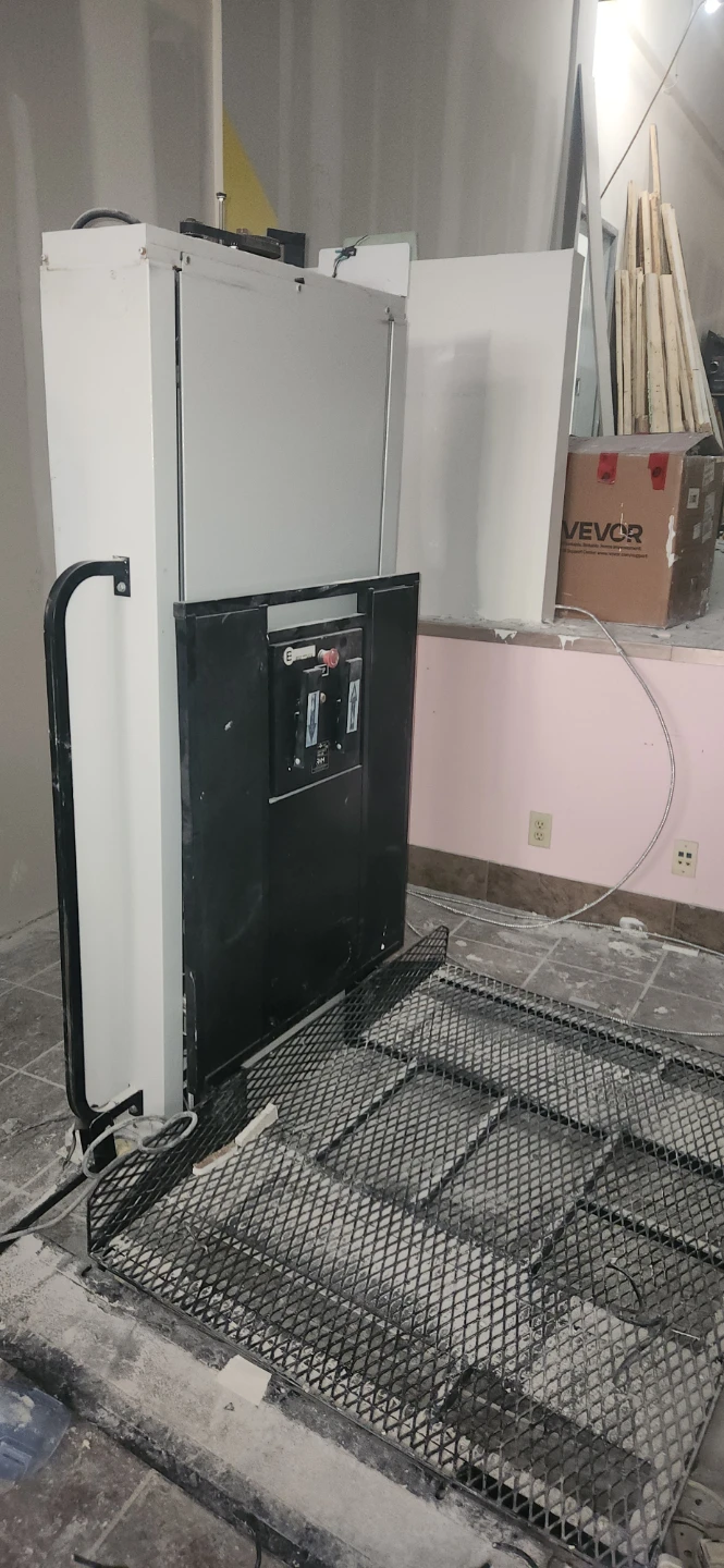RAM Vertical Platform Lift - photo 2