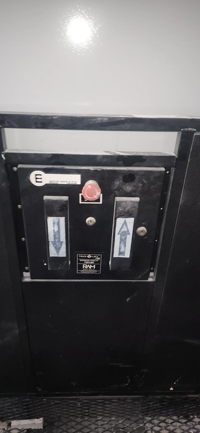RAM Vertical Platform Lift - photo 3